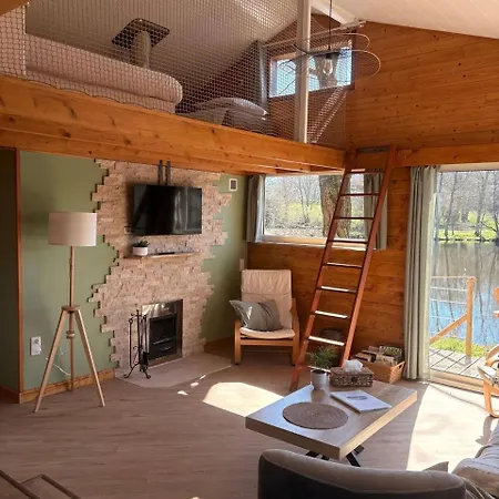 Au Bord D'un Etang Prive, Et Son Sauna Loubeyrat