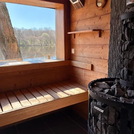 Pensjonat Au Bord D'un Etang Prive, Et Son Sauna Loubeyrat