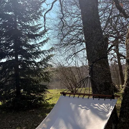 Gasthuis Au Bord D'un Etang Prive, Et Son Sauna Loubeyrat