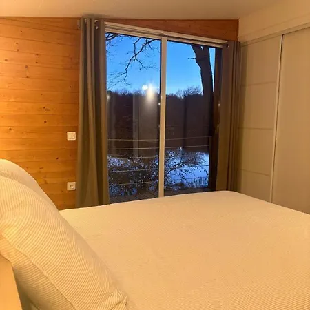 Au Bord D'un Etang Prive, Et Son Sauna